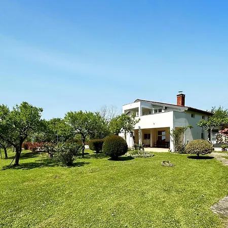 Apartman Three-bedroom In Porec