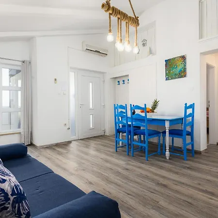 Apartment Three-bedroom In Porec Tar-Vabriga
