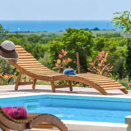 Three-bedroom In Porec Tar-Vabriga