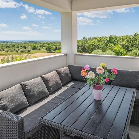 Three-bedroom In Porec Apartment *