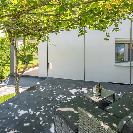 아파트 Three-bedroom In Porec