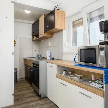 Three-bedroom In Porec Apartment
