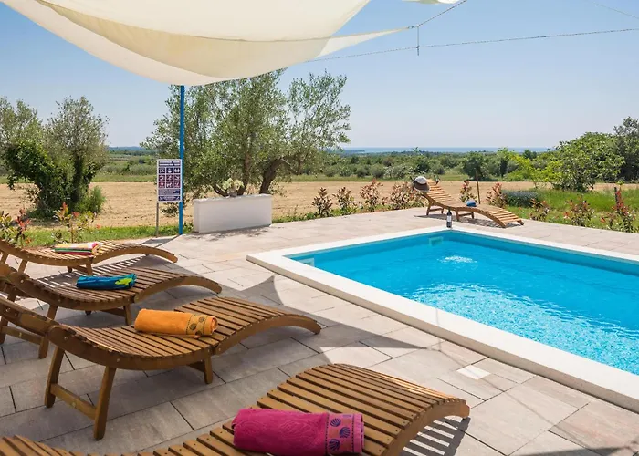 Three-bedroom In Porec Apartamento *