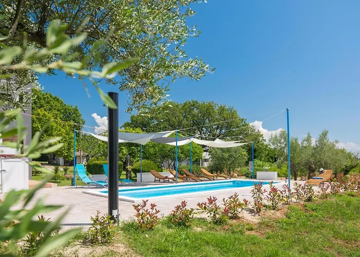 Three-bedroom In Porec *