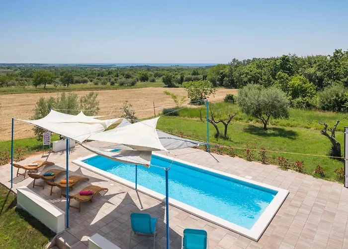 아파트 Three-bedroom In Porec *