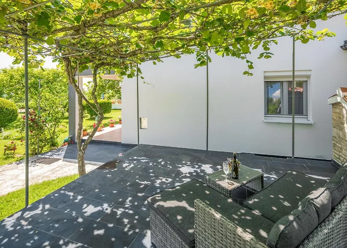 아파트 Three-bedroom In Porec