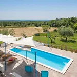 شقة Three-bedroom In Porec *