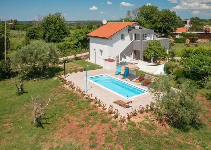Three-bedroom In Porec Апартаменты